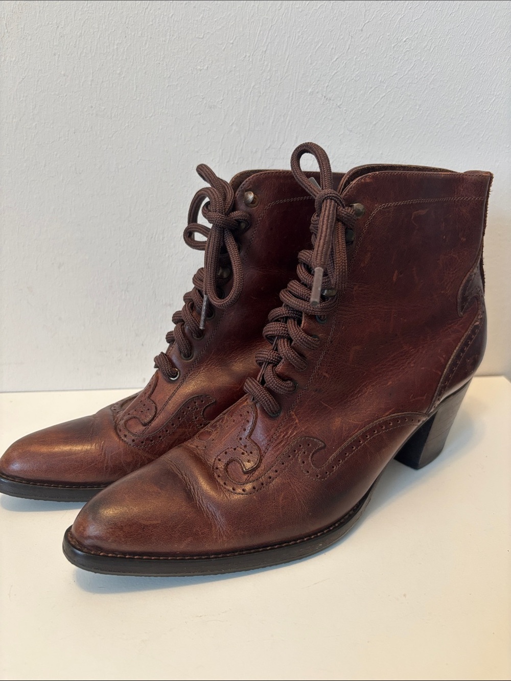 Vintage Guess Leather Victorian style boots 7.5